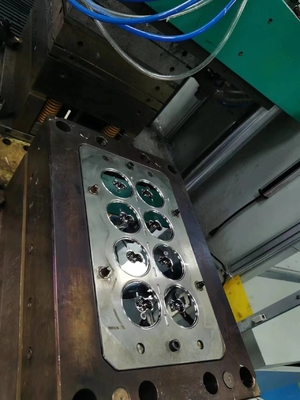 Sıvı silikon enjeksiyon kalıplama LSR Plastik CNC EDM Çoklu boşluk