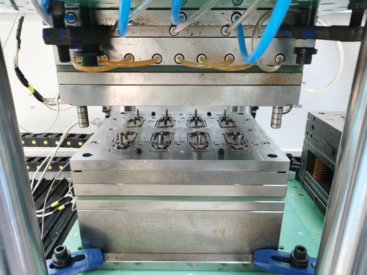 Sıvı silikon enjeksiyon kalıplama LSR Plastik CNC EDM Çoklu boşluk