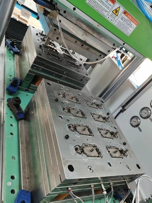 Sıvı silikon enjeksiyon kalıplama LSR Plastik CNC EDM Çoklu boşluk